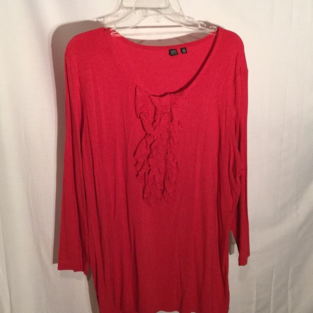 Saks red long sleeve ruffle front t NWT 2x